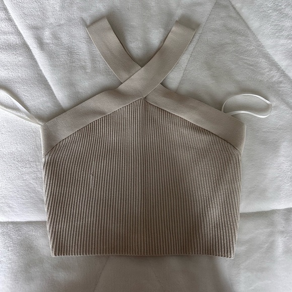 Aritzia Babaton sculpt criss cross tank - Picture 3 of 7